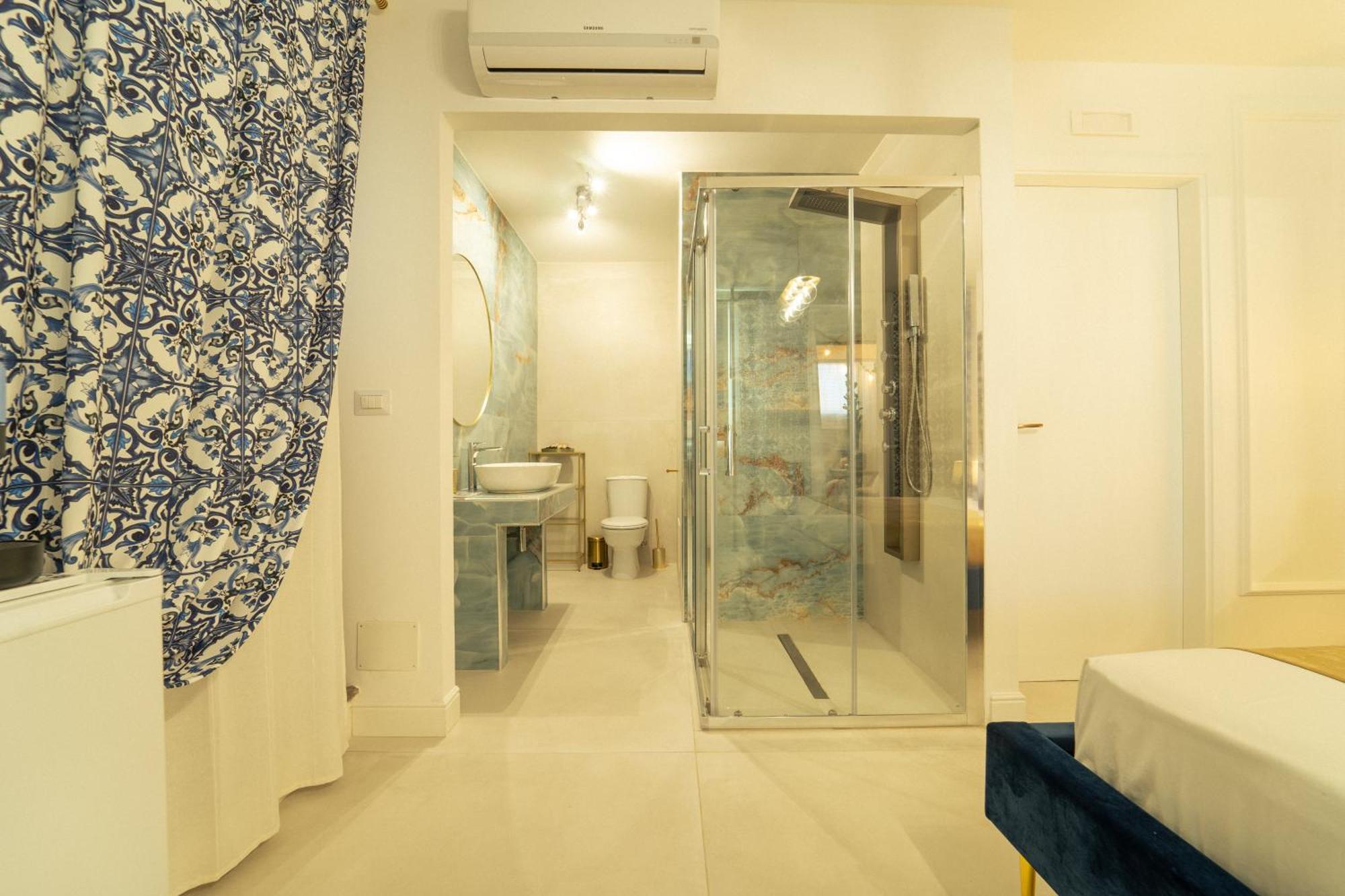 Johnny'S Suites Taormina Beach Bay Екстериор снимка