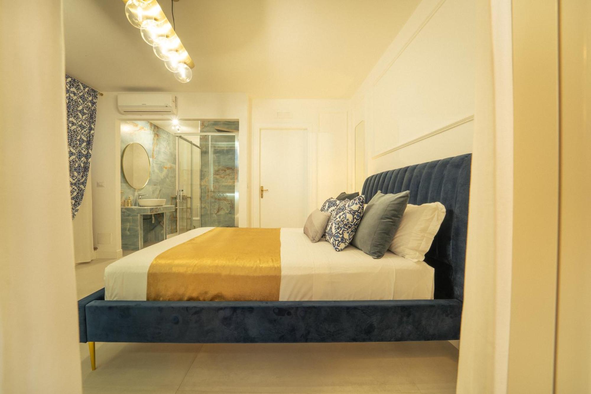 Johnny'S Suites Taormina Beach Bay Екстериор снимка