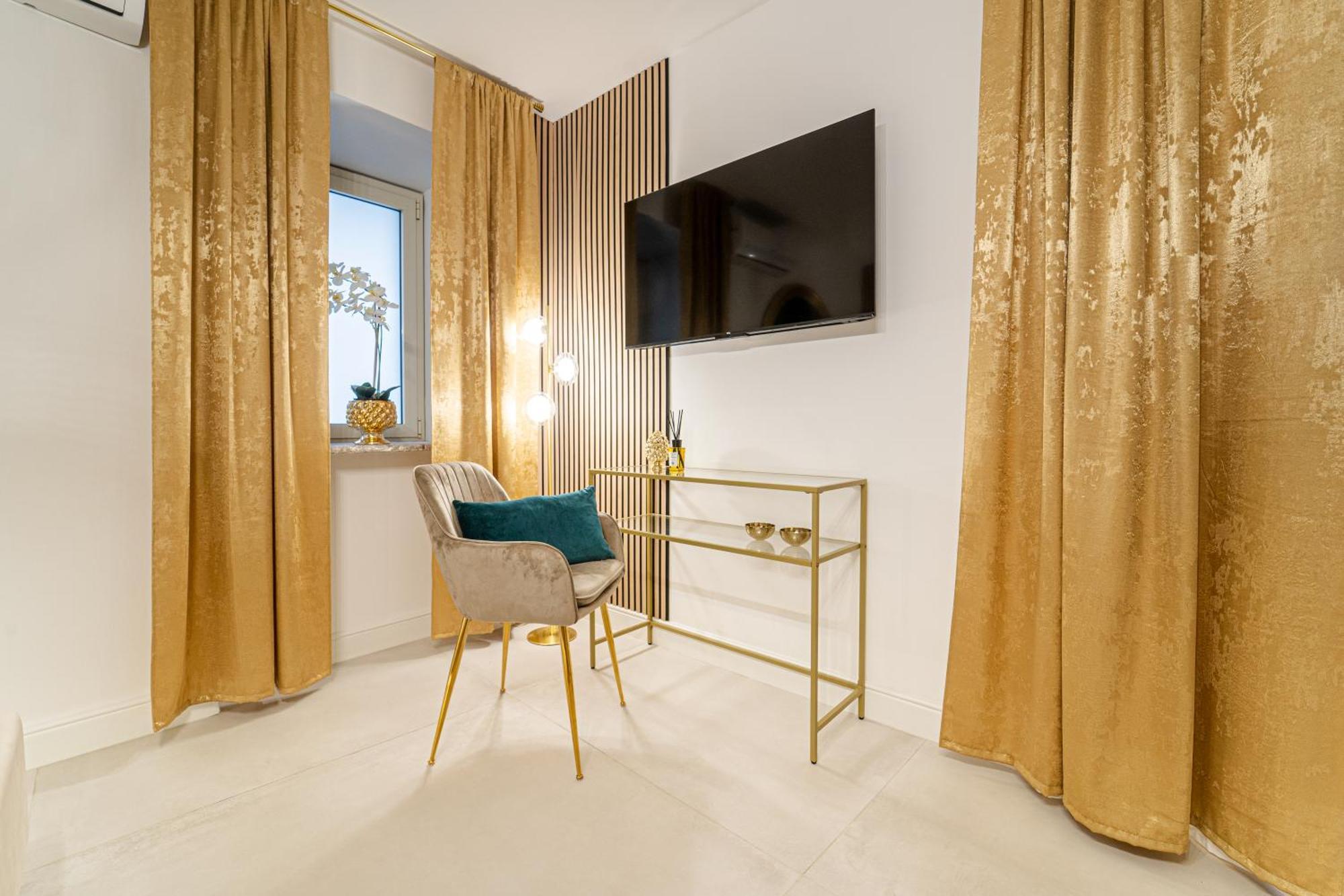 Johnny'S Suites Taormina Beach Bay Екстериор снимка