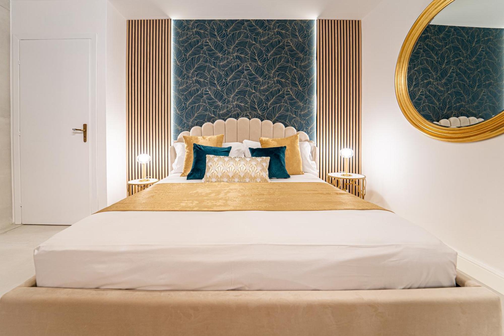 Johnny'S Suites Taormina Beach Bay Екстериор снимка