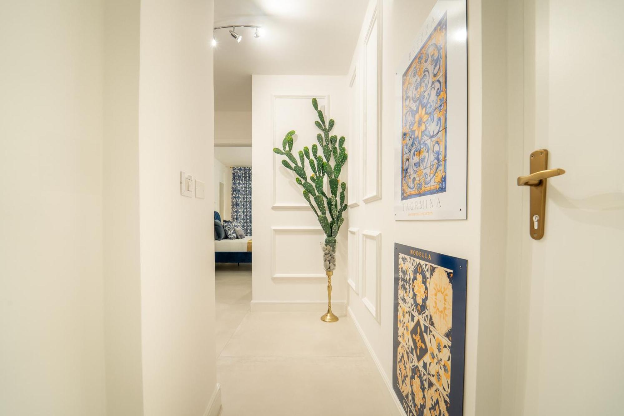 Johnny'S Suites Taormina Beach Bay Екстериор снимка