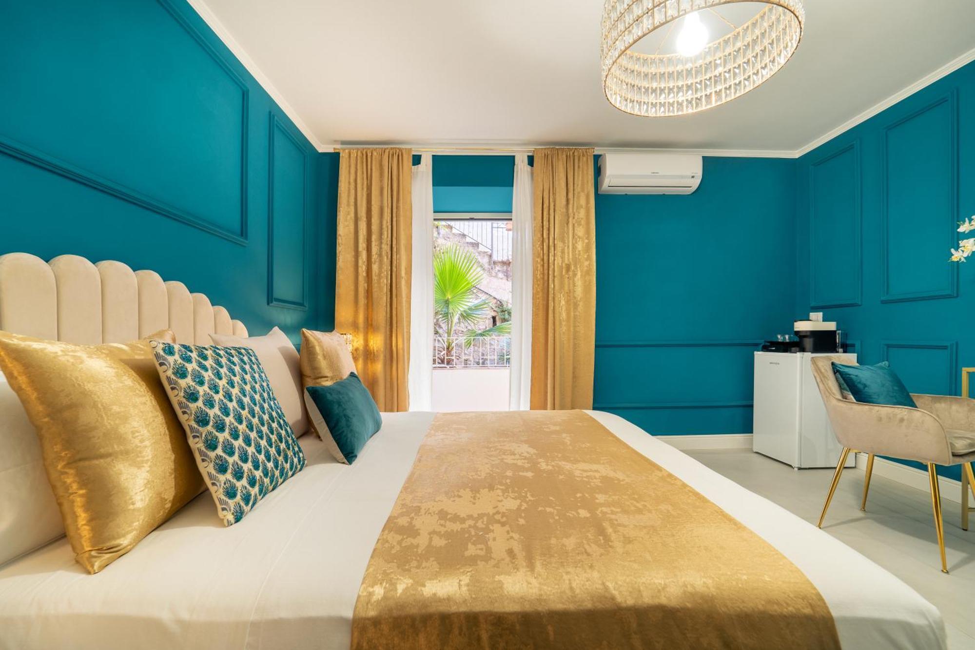 Johnny'S Suites Taormina Beach Bay Екстериор снимка
