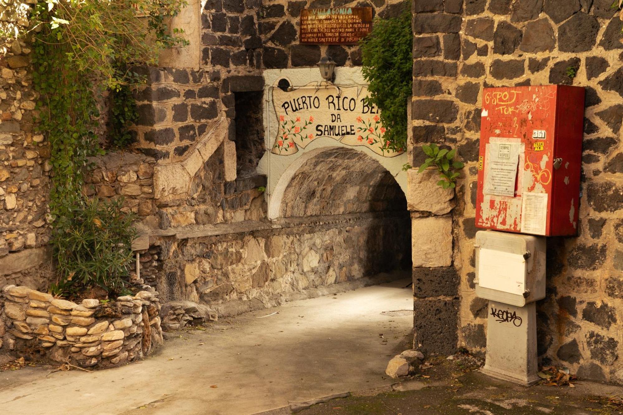 Johnny'S Suites Taormina Beach Bay Екстериор снимка